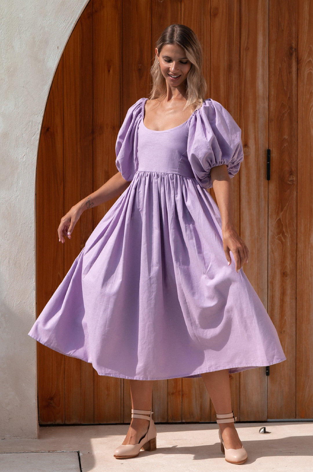 Stilla | Elegante Midikjole Med Puffærmer