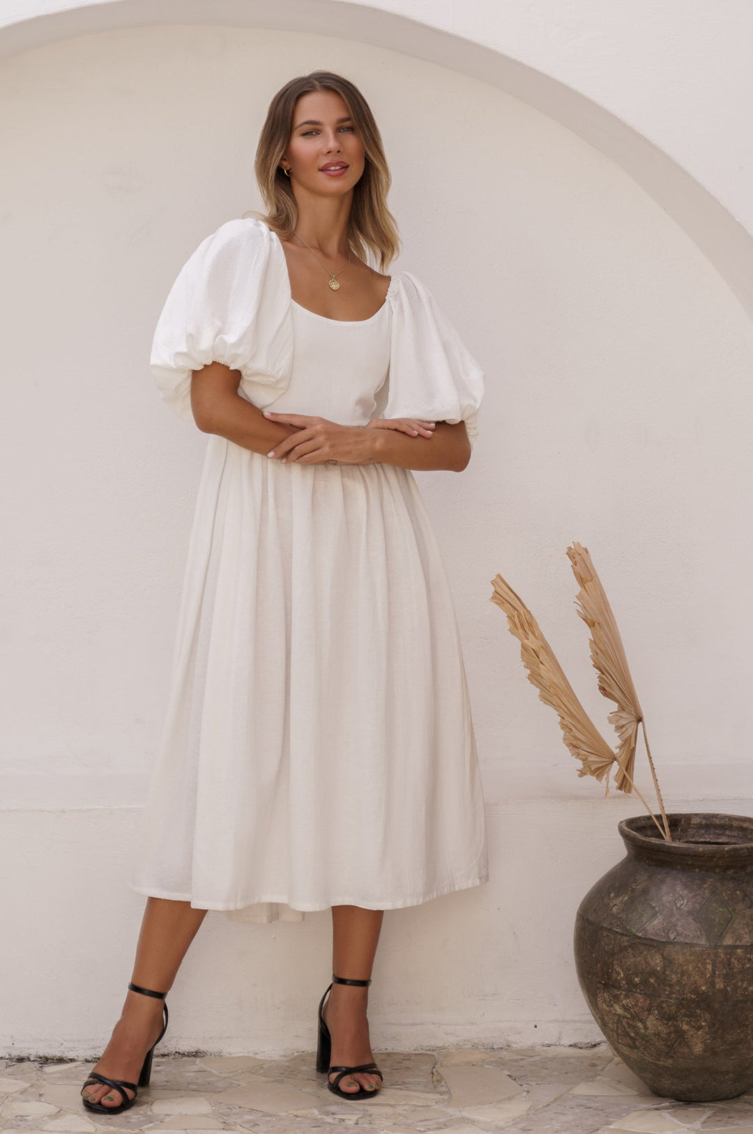 Stilla | Elegante Midikjole Med Puffærmer