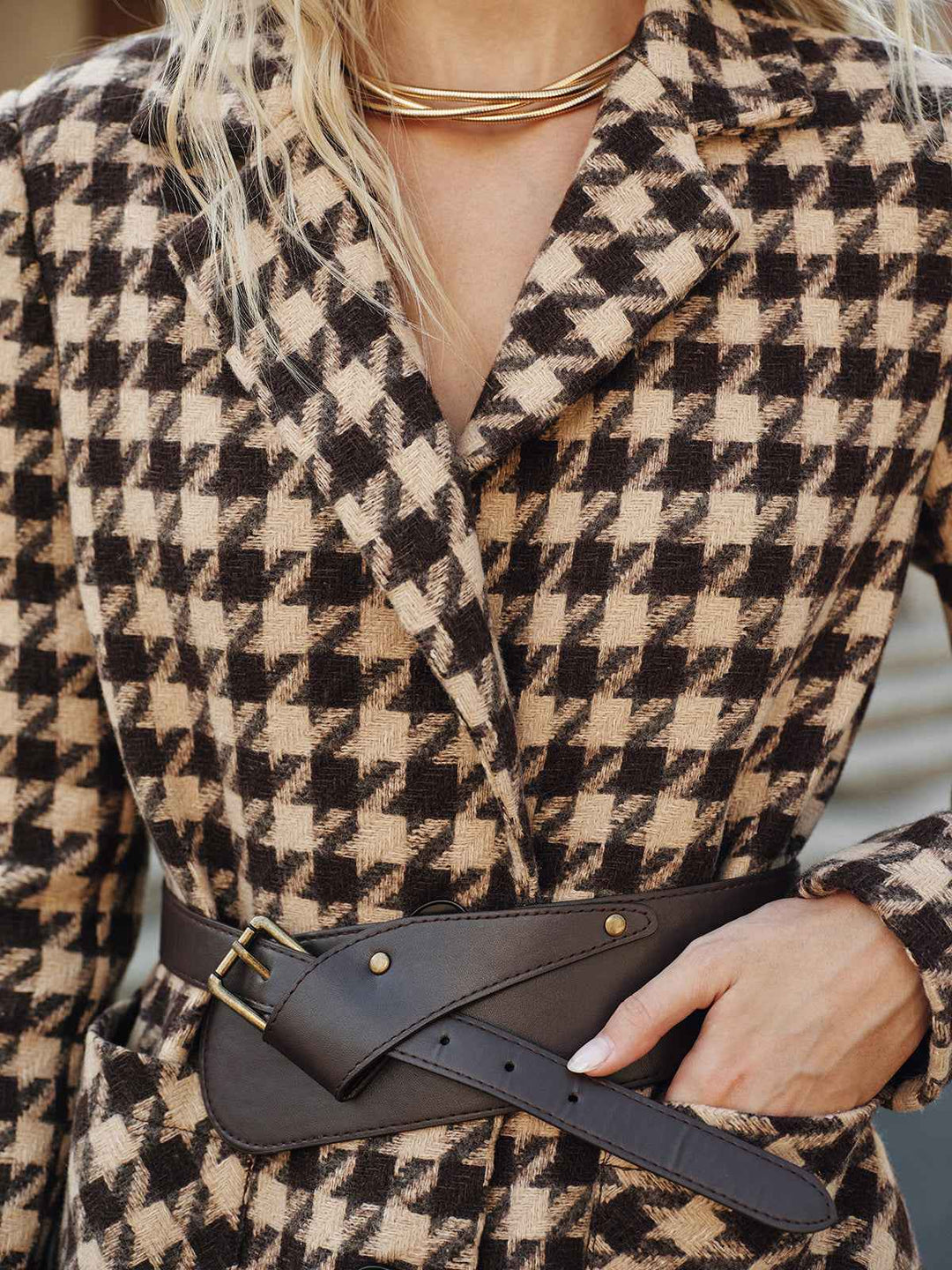 Stilla | Hahnentrit Blazer - Bælte-Design med Lange Ærmer