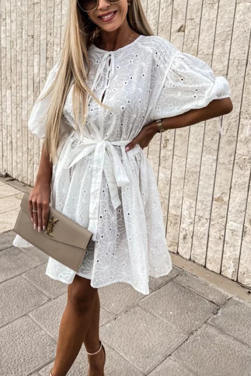 Stilla | Eyes on You Eyelet Hollow Mini Kjole