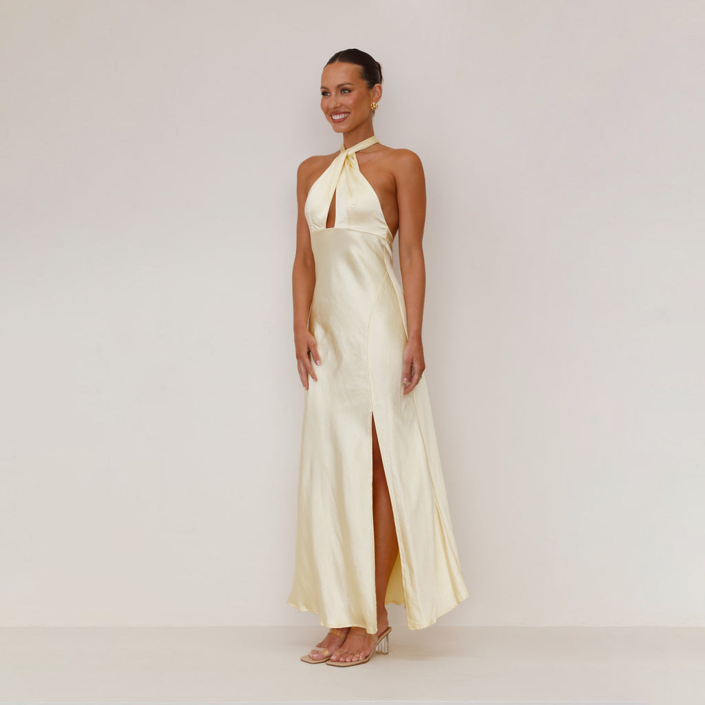 Stilla | Kjole Sofia Flydende Elegance Med Rygfri Detalje