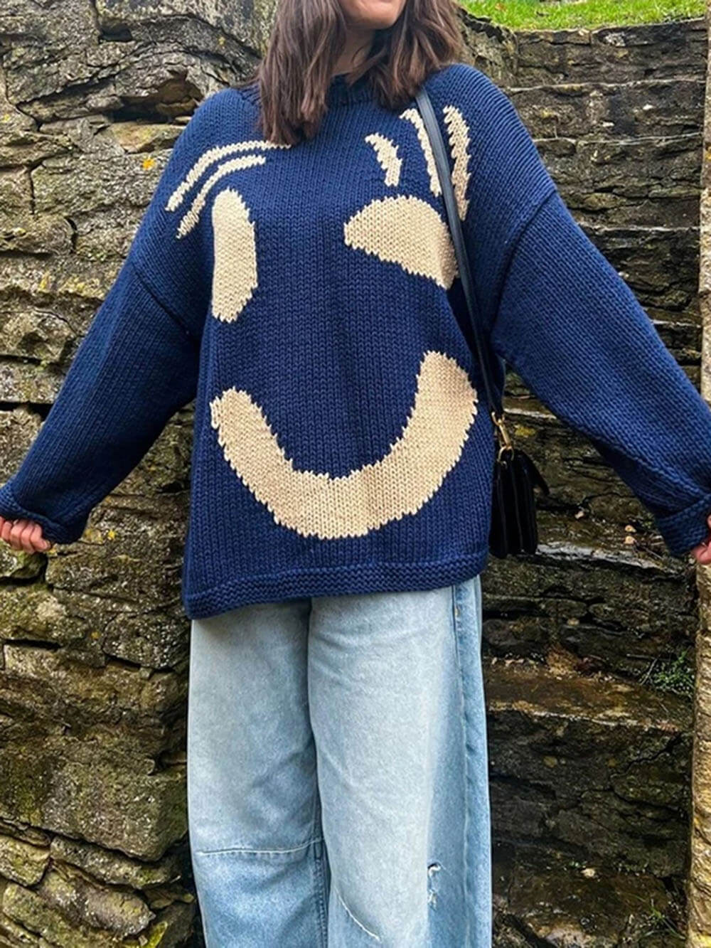 Stilla | Strikpullover I Kunstnerstil - Behagelig Fritidsjumper med Abstrakt Ansigtmønster