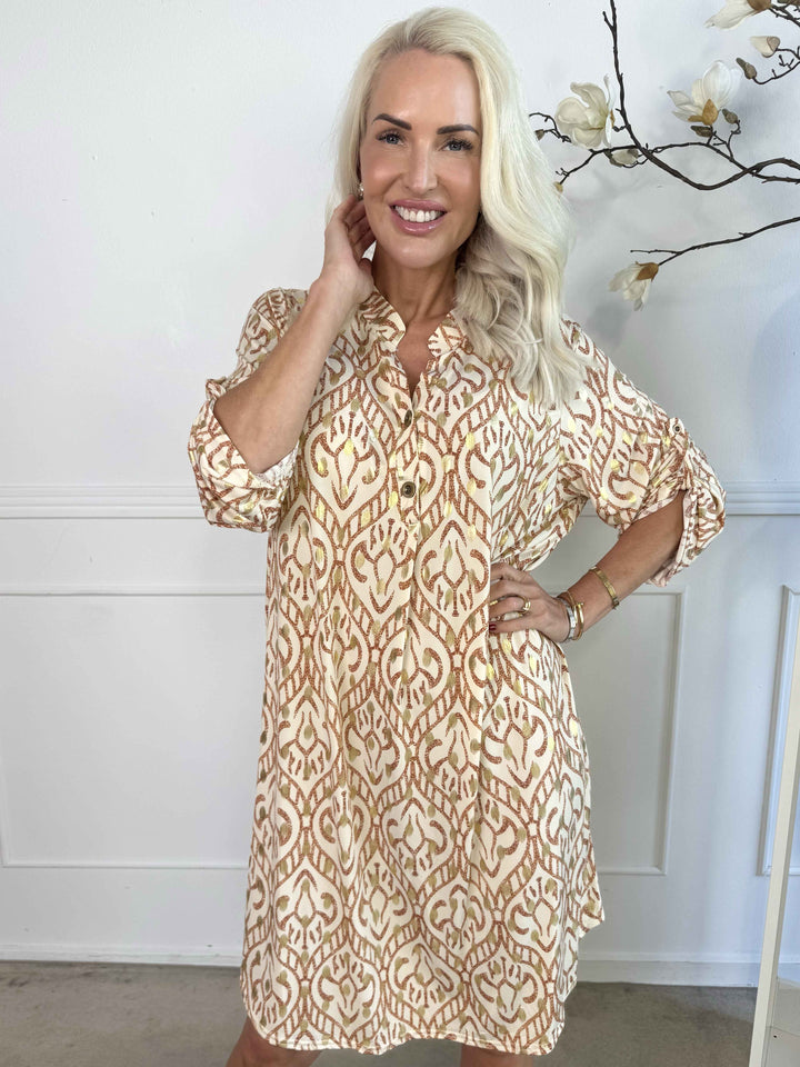 Stilla | Boho Maxikjole Med Gulddetaljer