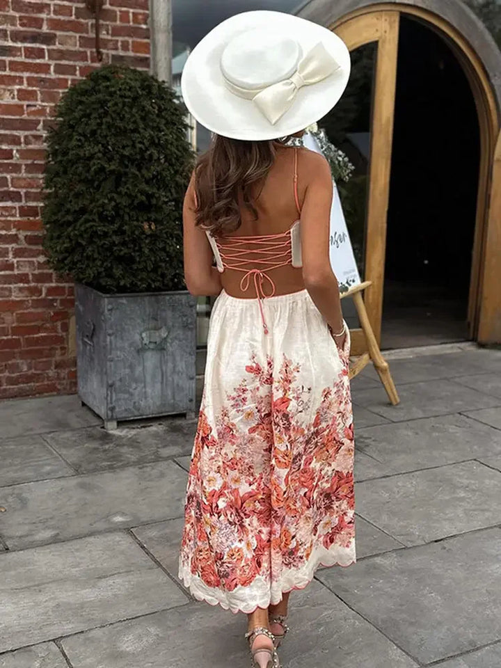 Stilla | Scalloped Blomster Kjole