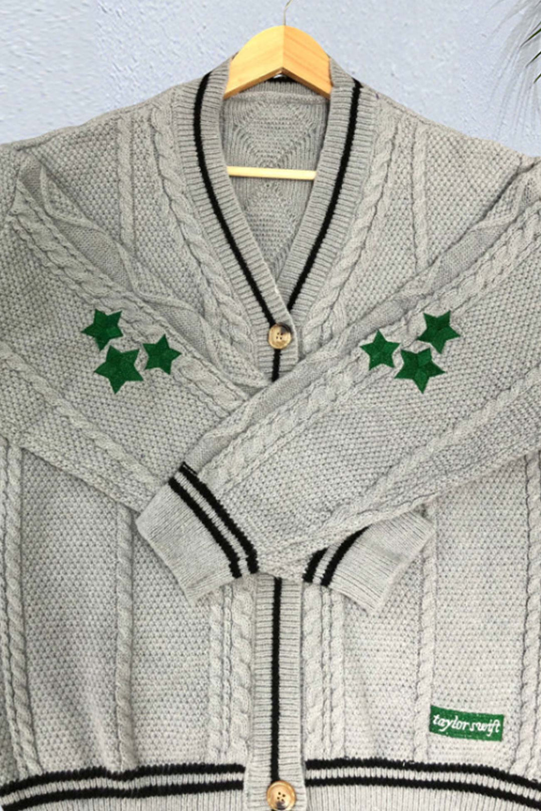 Stilla | Strikjakke Med Femtaktsbroderi