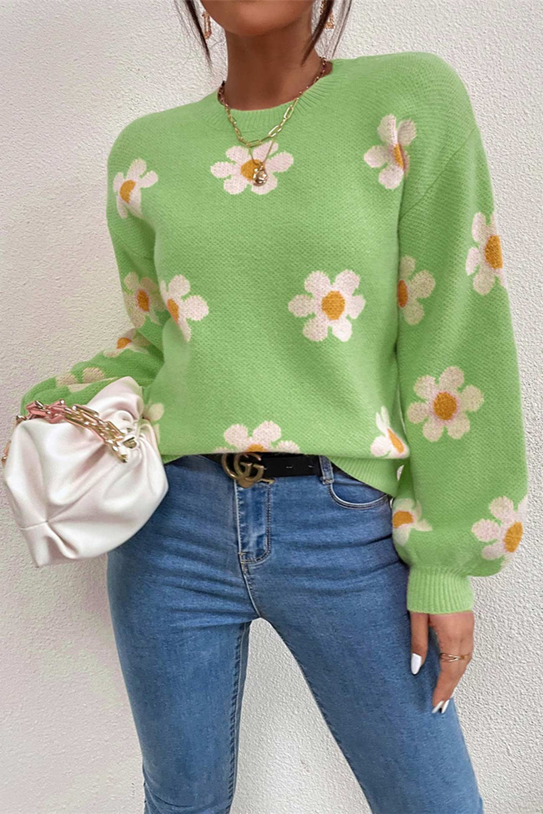Stilla | Pullover med floral broderi og rund halsudskæring