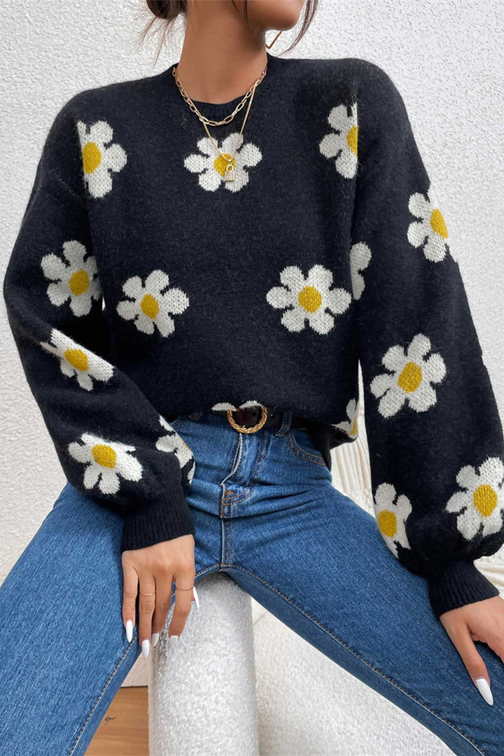 Stilla | Pullover med floral broderi og rund halsudskæring