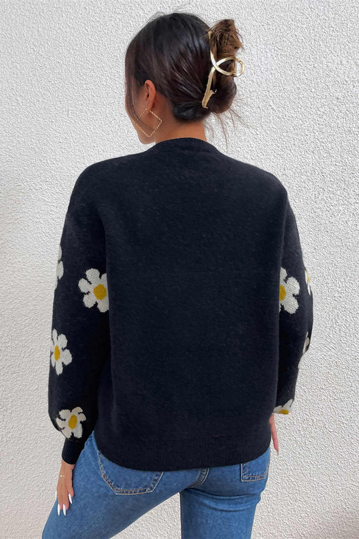 Stilla | Pullover med floral broderi og rund halsudskæring