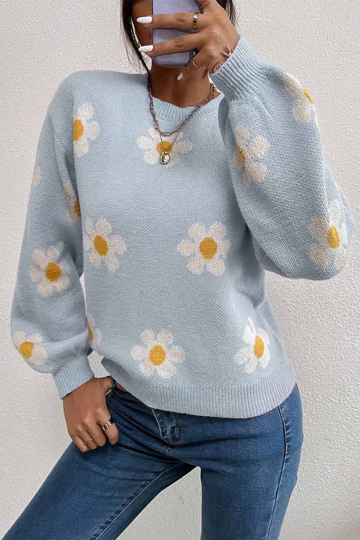 Stilla | Pullover med floral broderi og rund halsudskæring