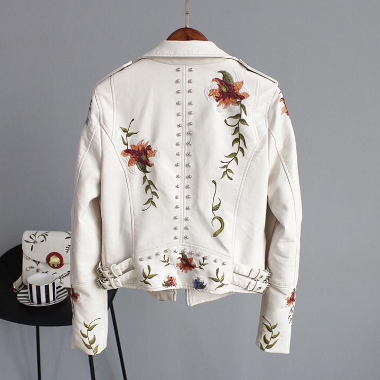 Stilla | Damejakke med floral broderi