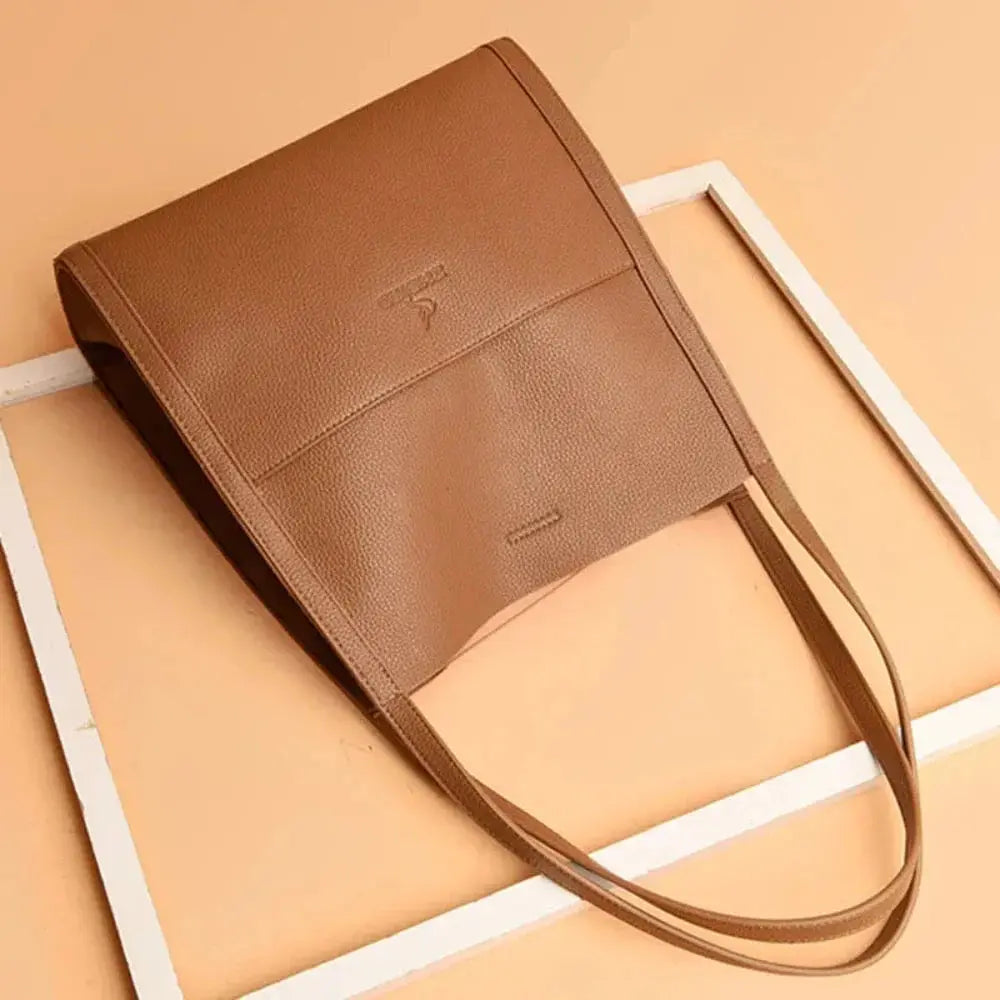 Stilla | Designer Tote med Blød Finish