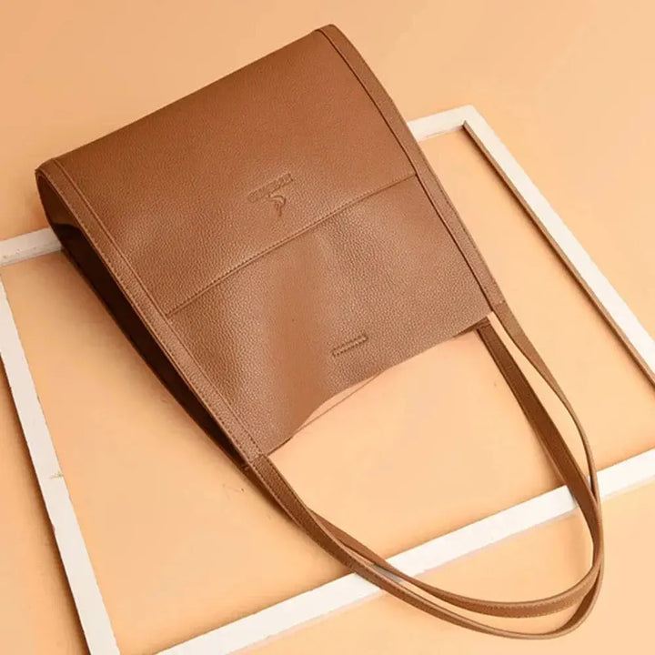 Stilla | Designer Tote med Blød Finish