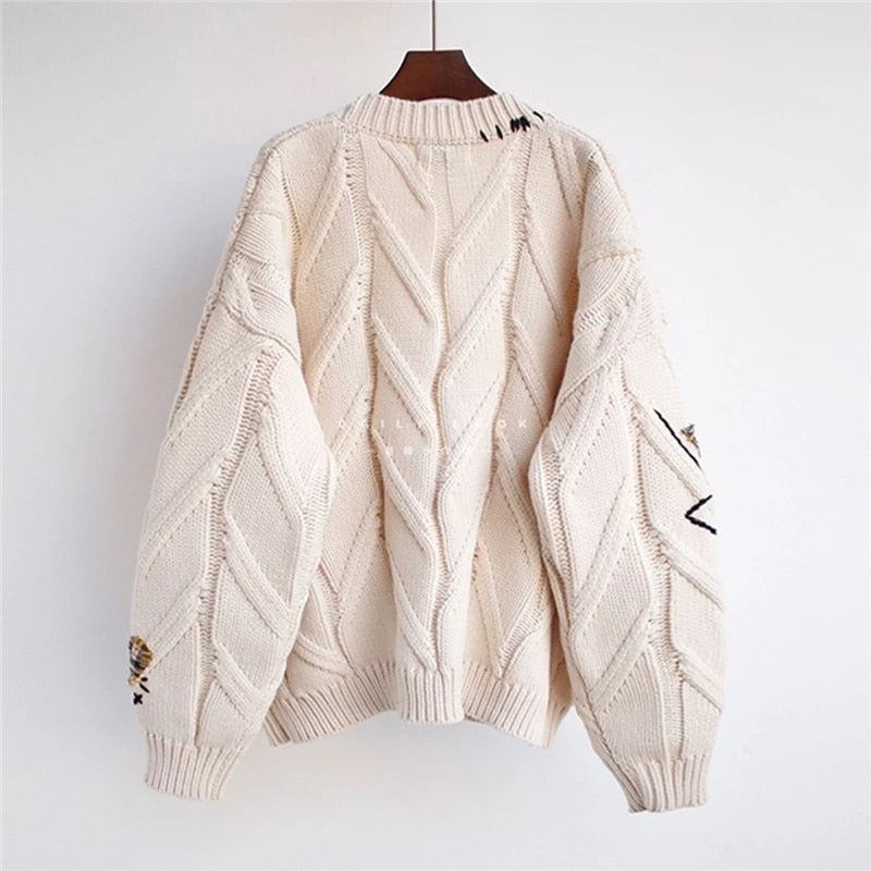 Stilla | Elegant strikpullover med broderi