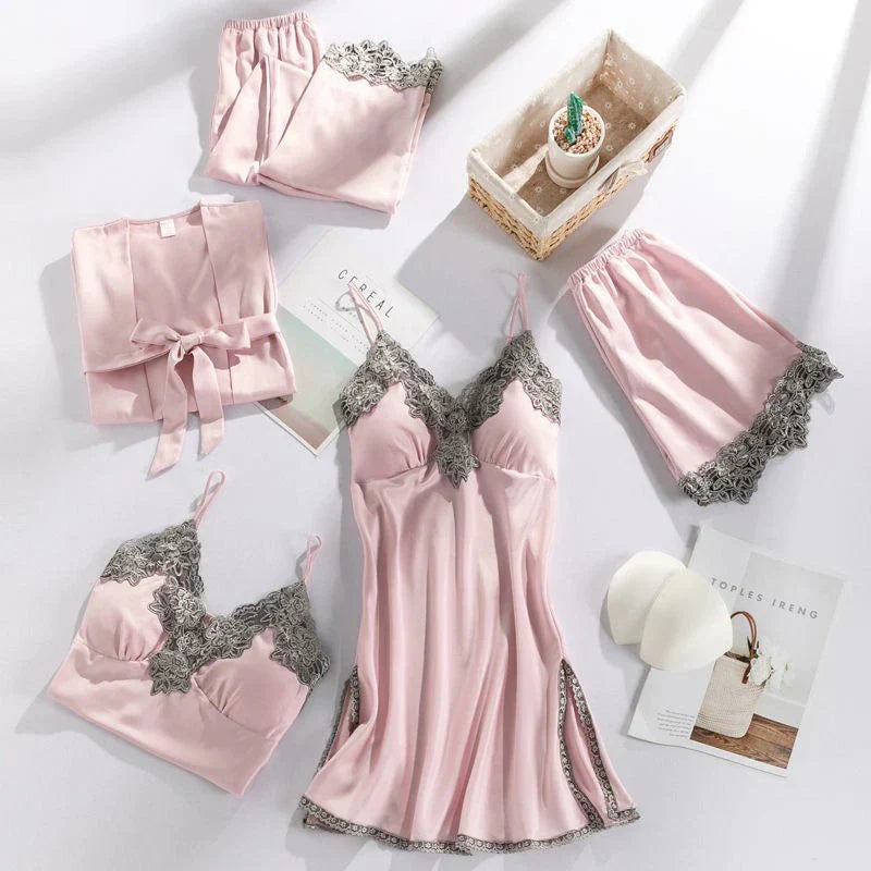 Stilla | Elegant Pyjamassæt Blød Satin