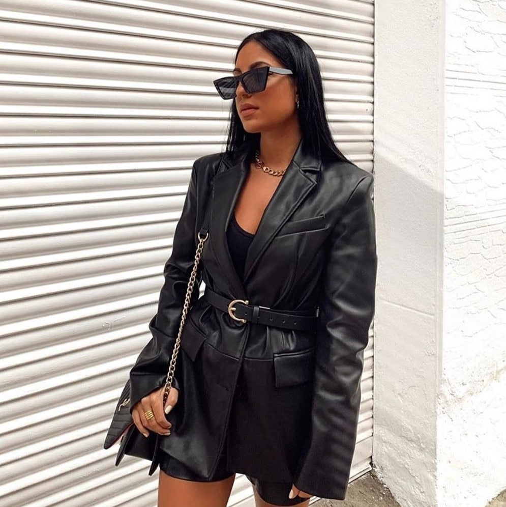 Stilla | Dame Lang Blazer med Taljeret Snit