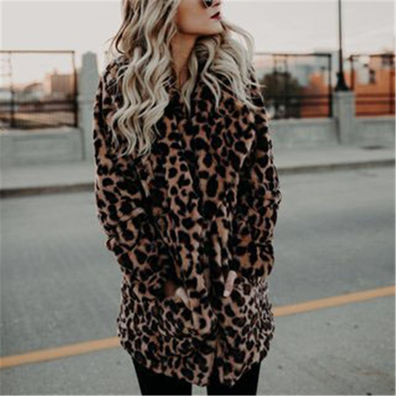 Stilla | Elegant og Trendy Leopard-print-frakke til Damer