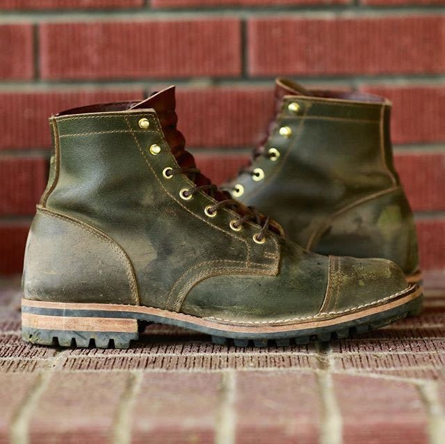 Stilla | Støvletter - Læderlook med snøring og metalhætte