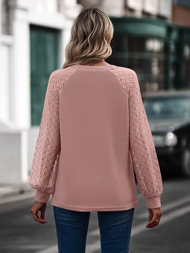 Stilla | Elegant Bluse med knapdetaljer
