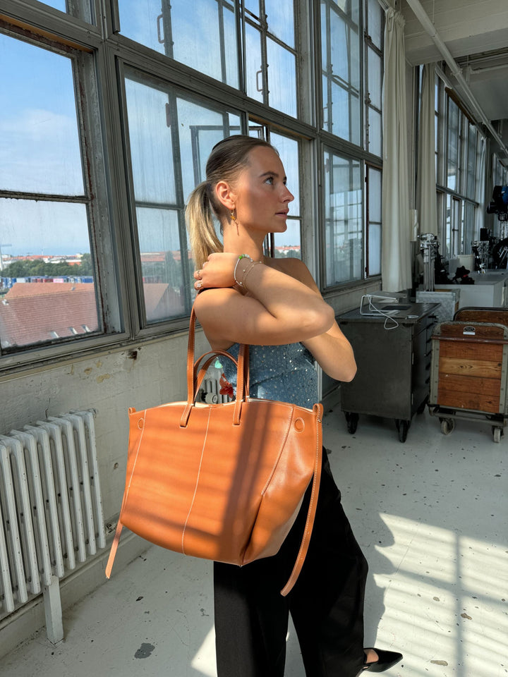 Stilla | Mørkeblå Ballerina Sko i Klassisk Stil