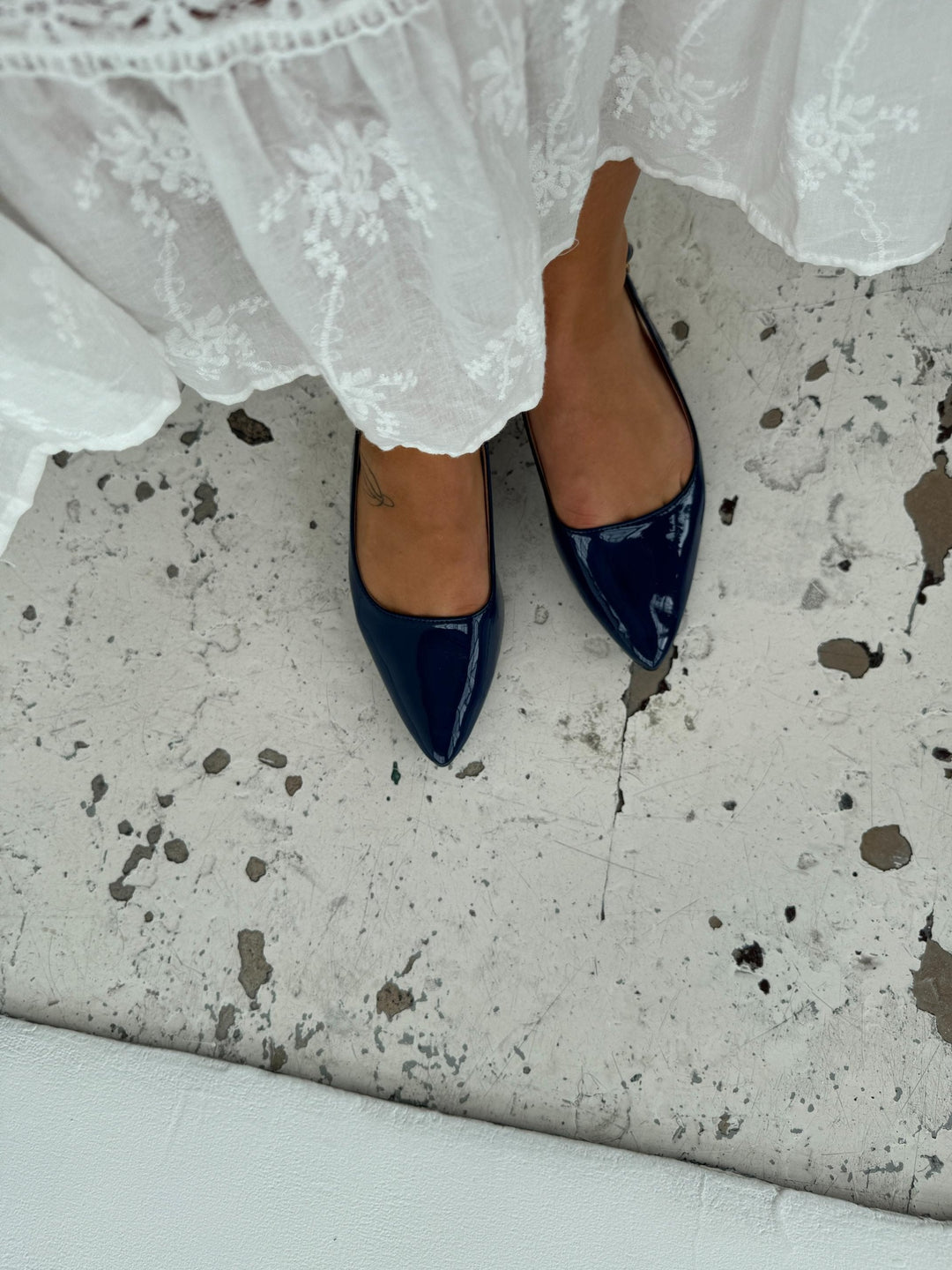 Stilla | Mørkeblå Ballerina Sko i Klassisk Stil