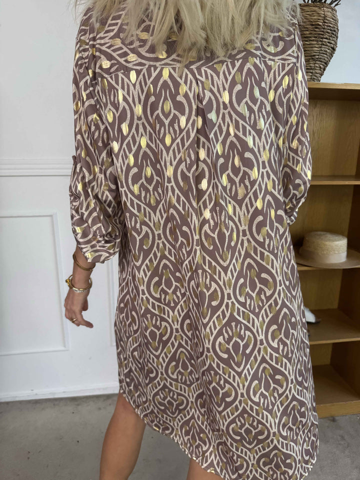 Stilla | Boho Maxikjole Med Gulddetaljer