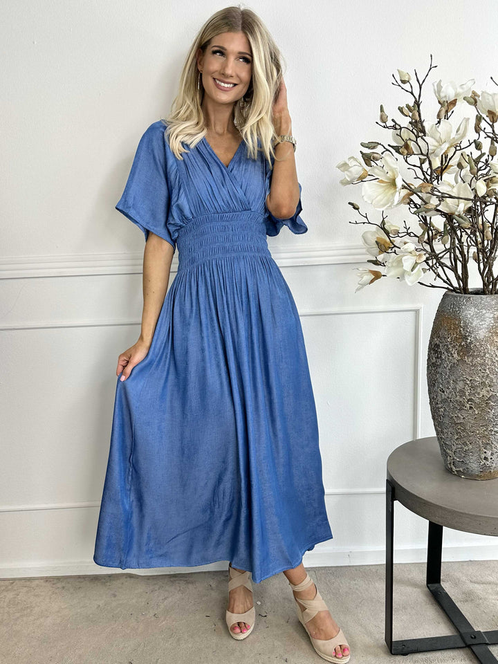 Stilla | Denim Maxikjole Med Smock
