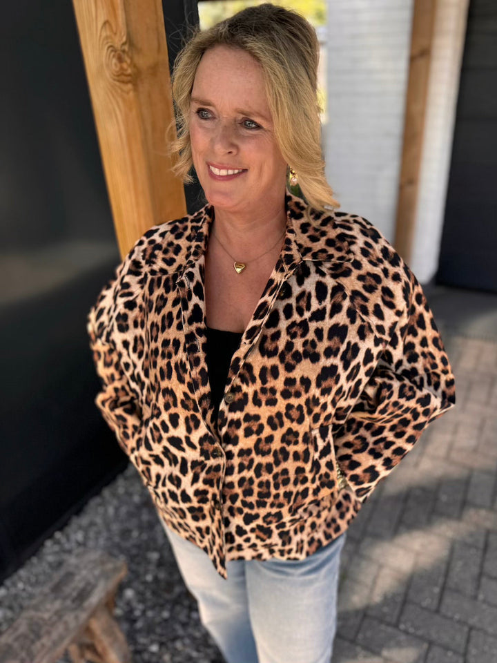 Stilla | Super Oversized Leopardjakke Camel