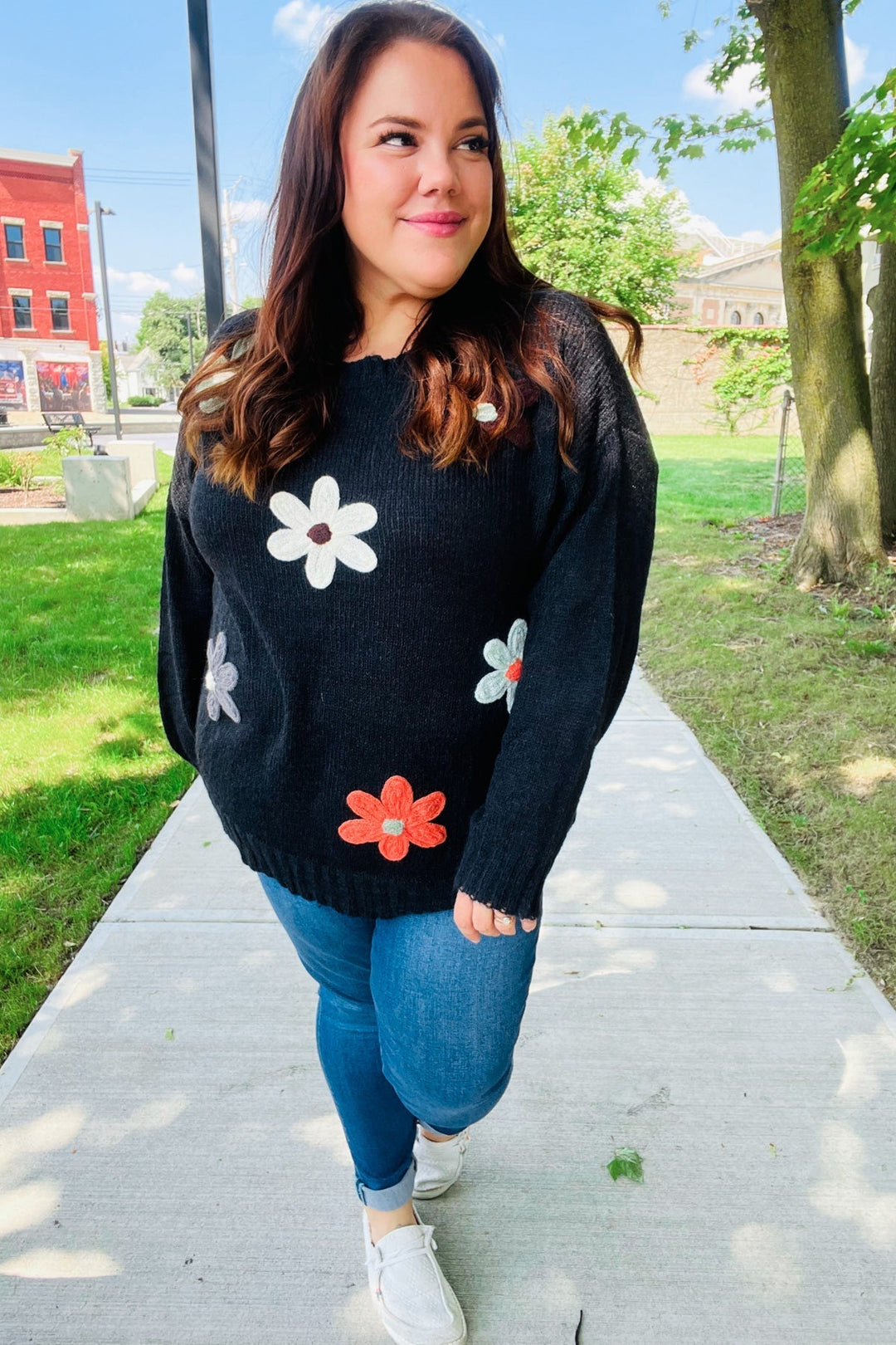 Stilla | Overstørrelse Sweater Af Sort Strik Med Blomsterpatch