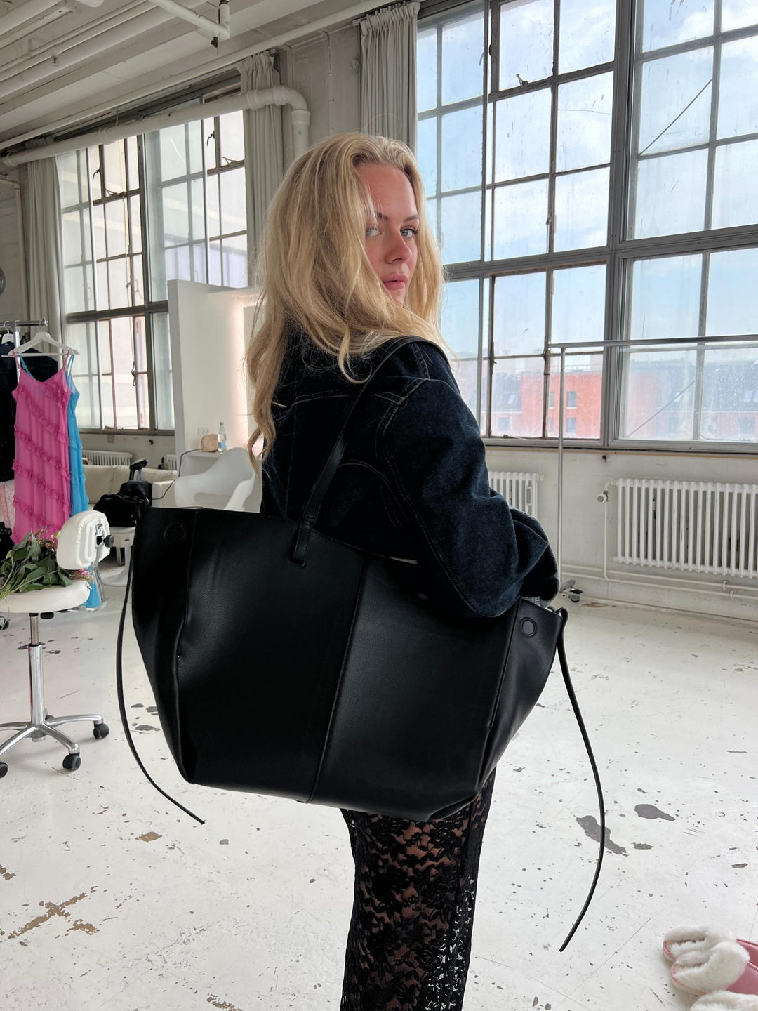 Stilla | Sort Taske i Luksuriøst Design