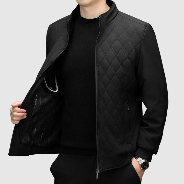 Stilla | Herrers fuld-zip jakke - Quilted brystdesign med ståkrave