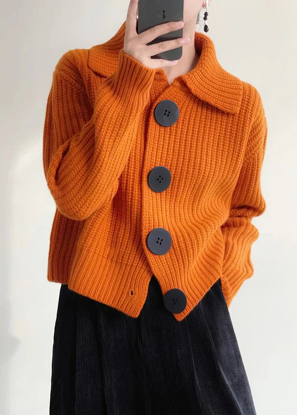 Stilla | Elegant Kort Cardigan Med Store Knapper