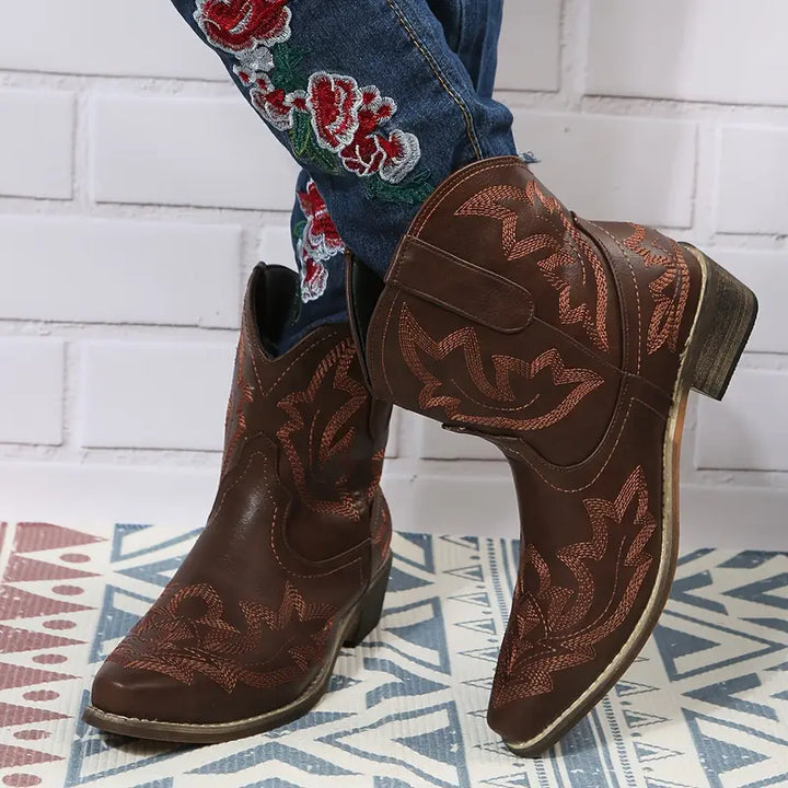 Stilla | Elegant Broderede Western Støvler