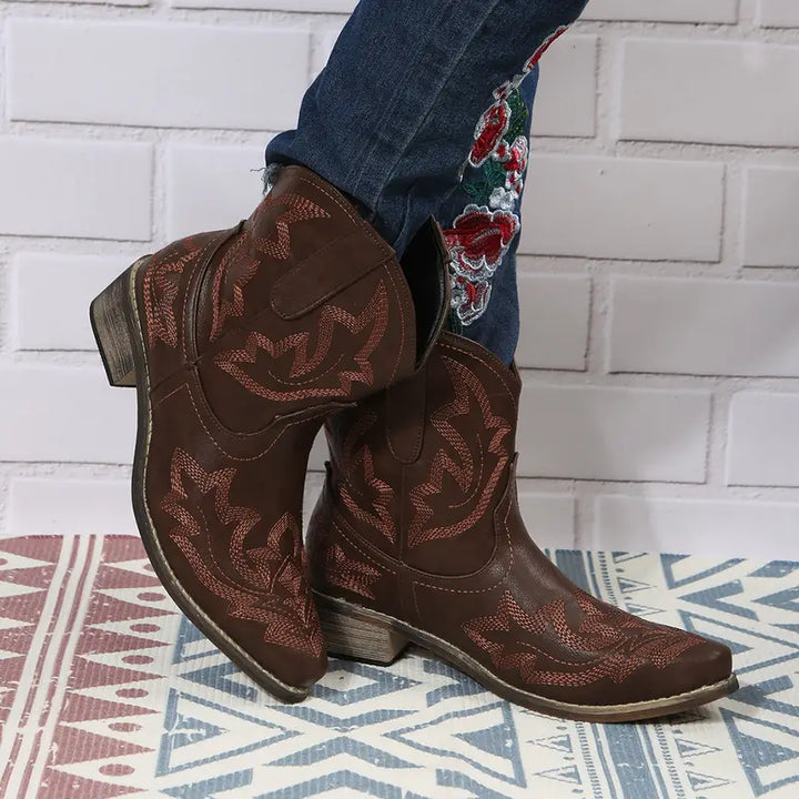 Stilla | Elegant Broderede Western Støvler