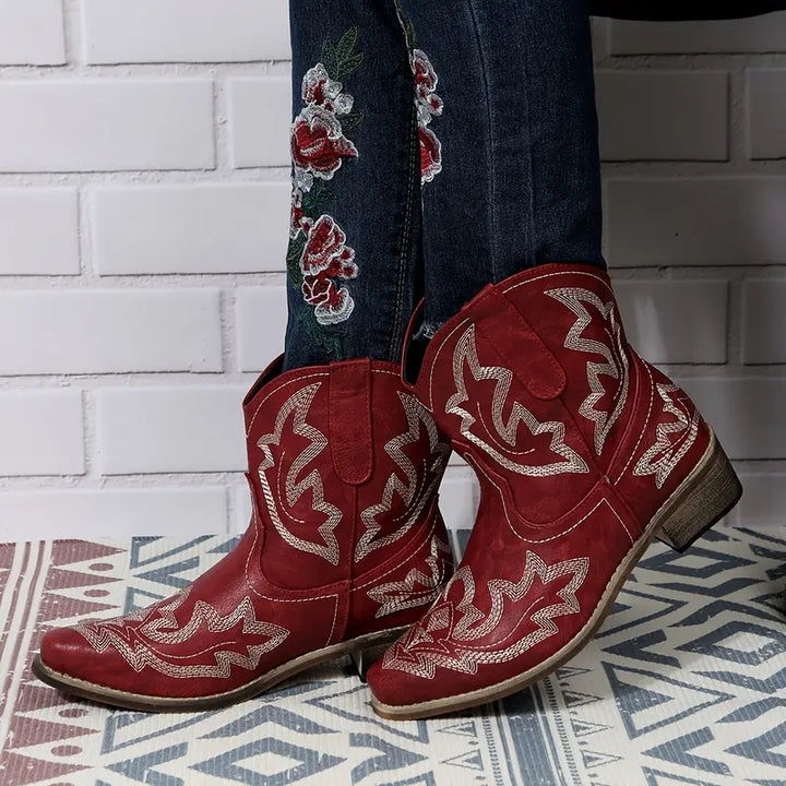 Stilla | Elegant Broderede Western Støvler