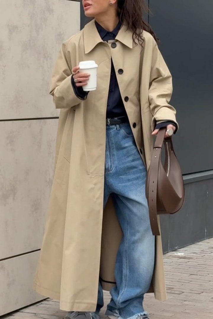 Stilla | Trenchcoat i bomuld med enkel knaplukning og revers