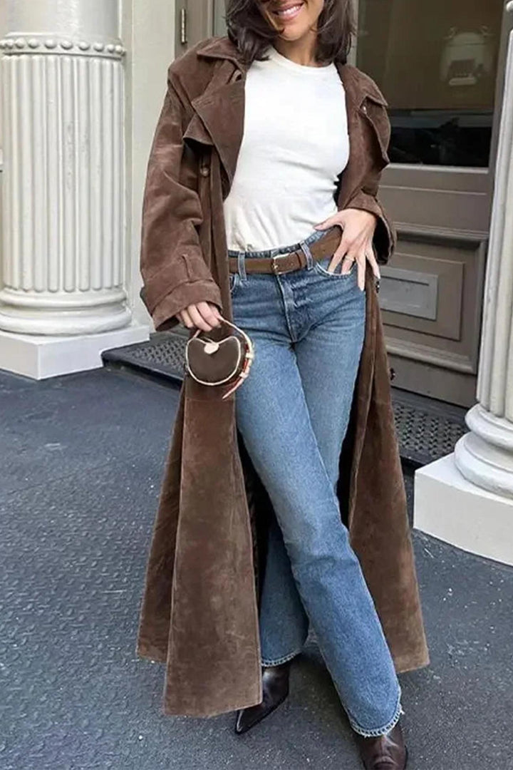 Stilla | Lang Suede Trenchcoat Med Bindebælte og Revers