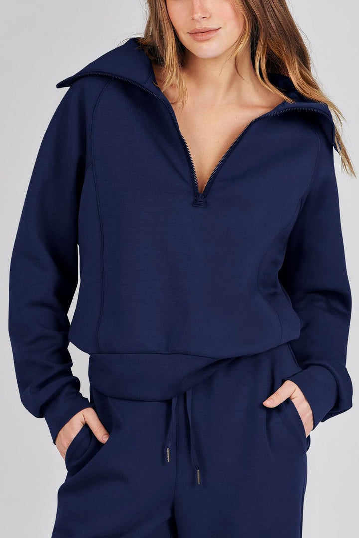 Stilla | Sweatshirt med stor lynlås og ombukket krave og lange bukser