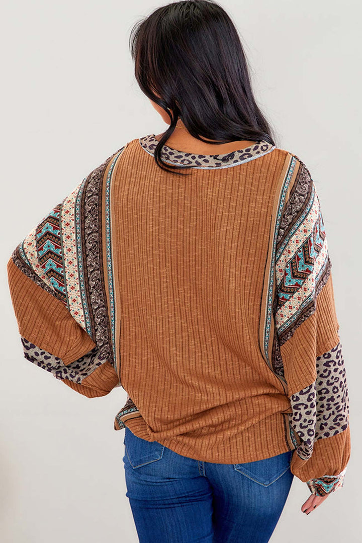 Stilla | Stribet Pullover Med Leopardkontrast