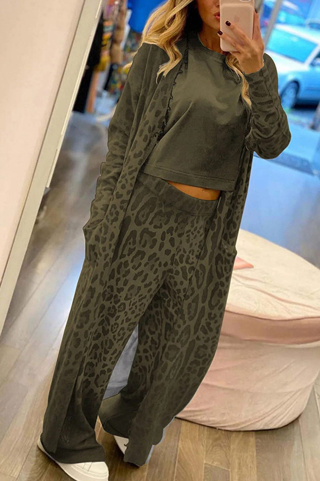 Stilla | Langærmet Strikjakke med Leopardmønster, To-delt Buksedragt