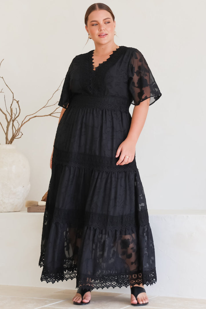 Stilla | Elegant Sort Maxikjole