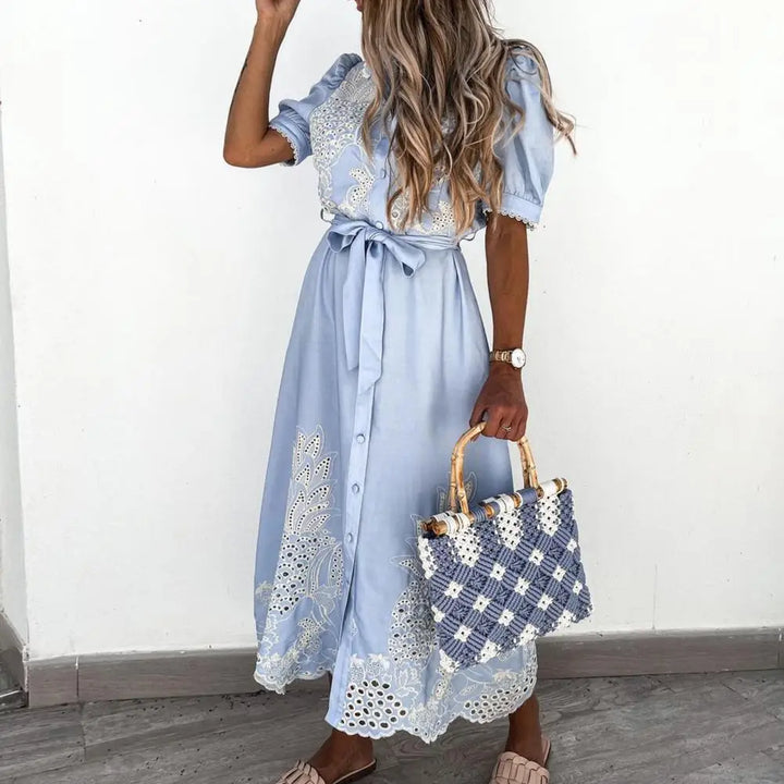 Stilla | Chic Broderet Kjole