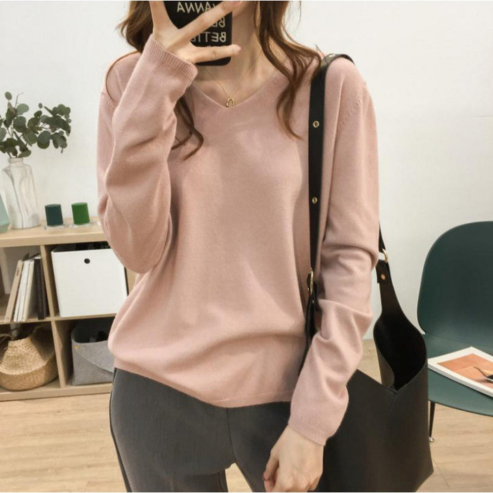 Dame V-hals pullover med en afslappet pasform og bløde materialer Stilla