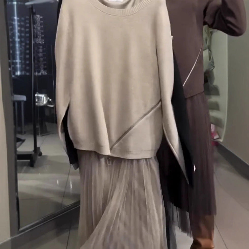 Kvindernes trendy, asymmetrisk sweater med drapering Skovae