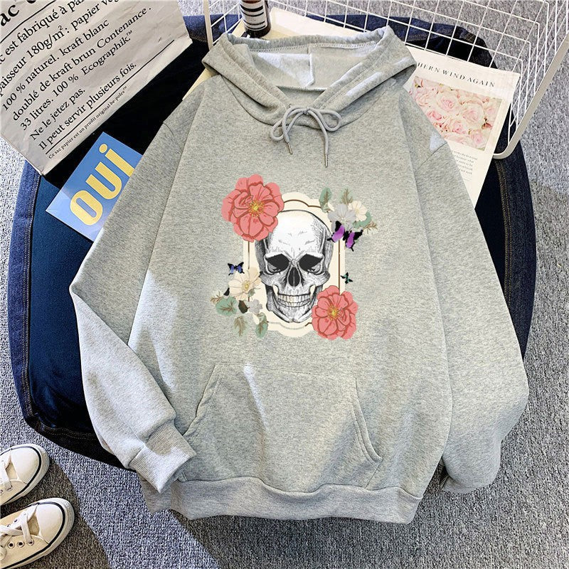 Kvindernes hoodie med detaljeret kraniedesign og blomsterprint Skovae