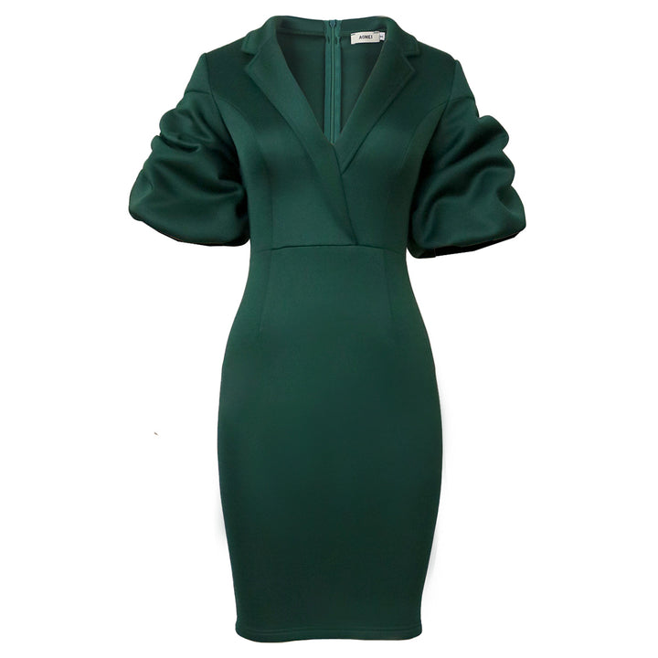 Dame figursyet kjole med elegante puffærmer Skovae