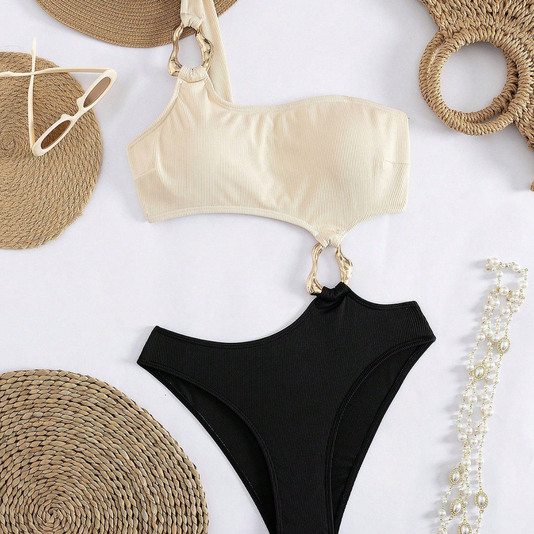 Dame En-sidet bikini med moderigtigt ringdetalje Skovae