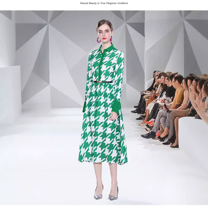 Dame knælange skjortekjole med moderne houndstooth-mønster og taljebælte Stilla