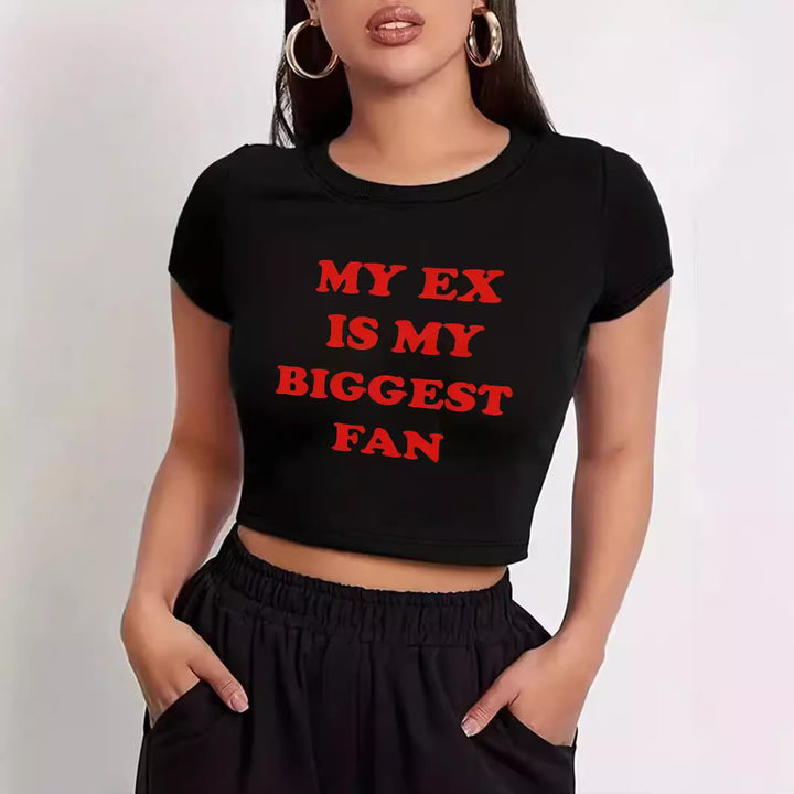 Dame Crop-T-shirt med inspirerende statementtryk Skovae