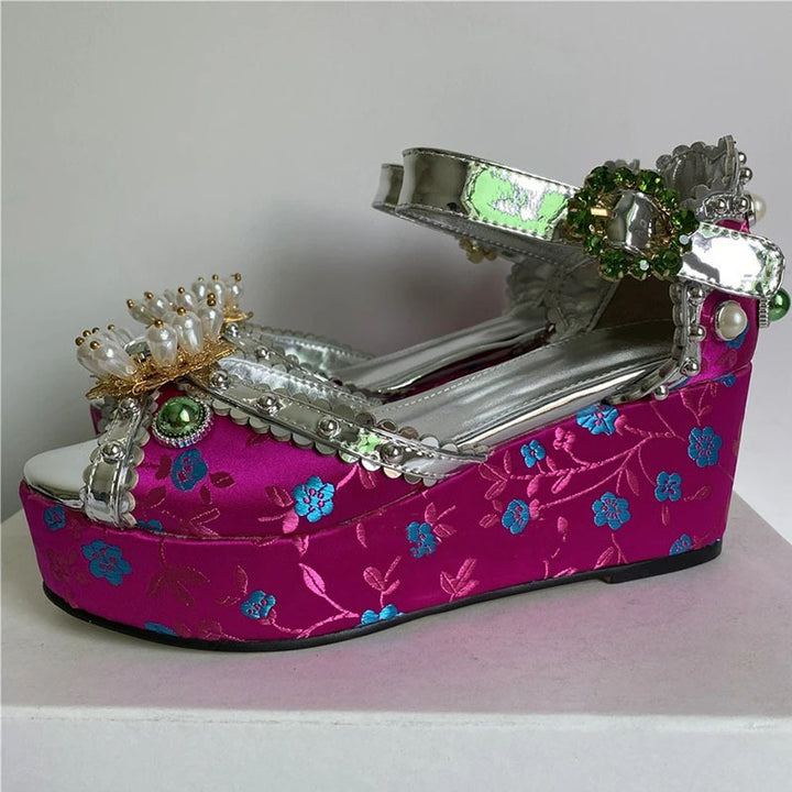 Femme Pyntet Platform Keil Sandaler Stilla