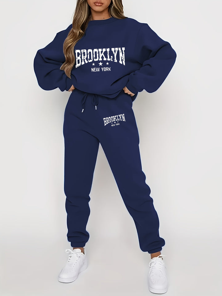 Dame hoodie og joggersæt med urban Brooklyn design Skovae